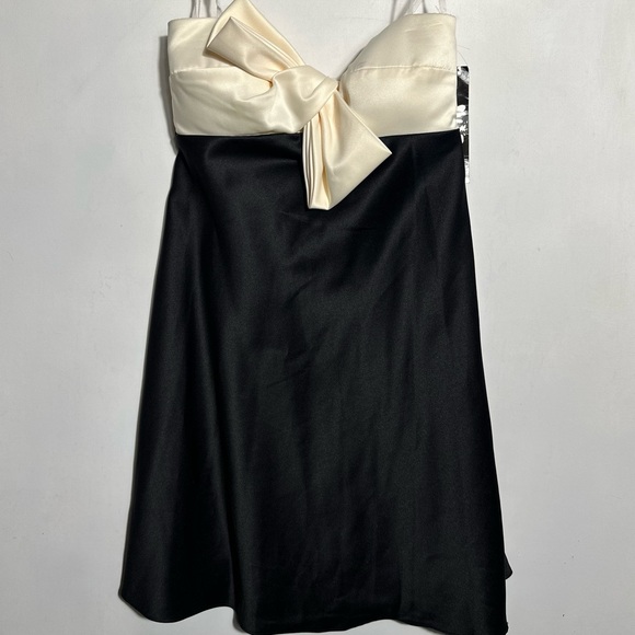 Y2K Vintage Jump Elegant Black and Cream prom wedding Dress - Picture 1 of 5
